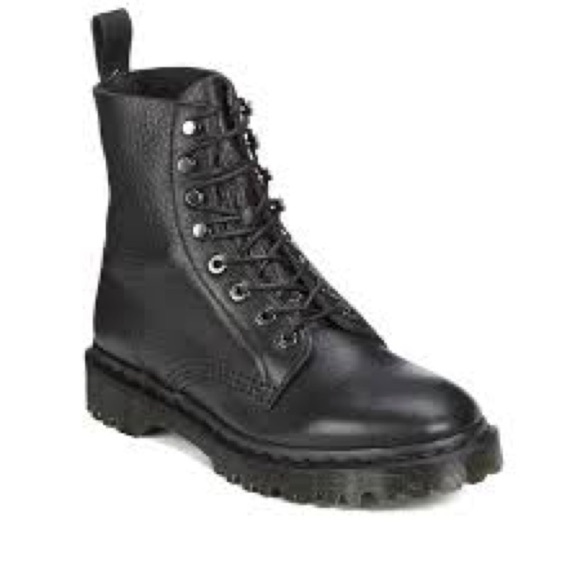 DR. MARTENS HADLEY ALL BLACK 8-Tie PEBBLED LEATHER BOOTS Men’s NWOB - Picture 13 of 13